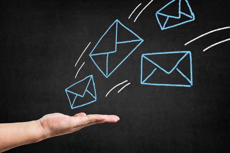 Gestión de comunicaciones: mensajes ordenados y respuestas listas
